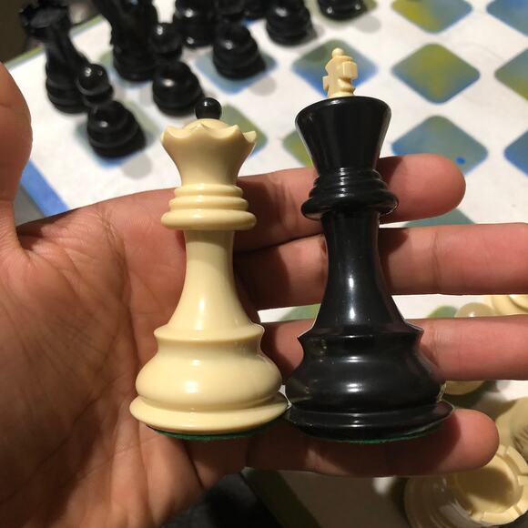 Large Painted Chess Set - Blue/Yellow & White - Picture 6 of 11